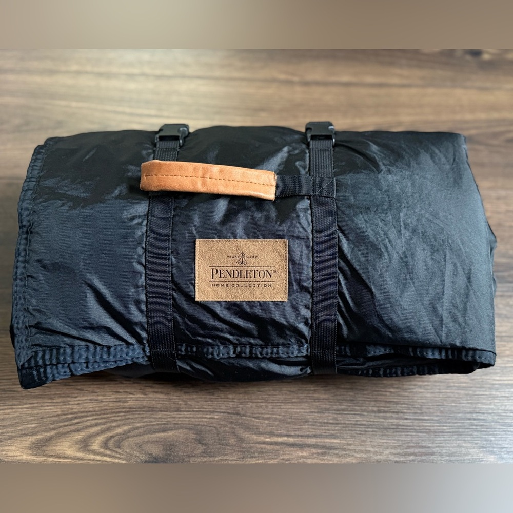 Pendleton USA Wool Roll-Up Blanket w/ Leather Strap Carrier